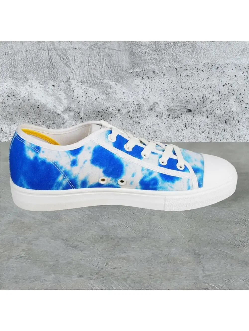 Keen Women's Elsa Lite Sneakers Size‎ 7.5 color Blue/white New with box